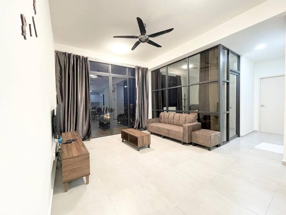 Quartz Near To Jonker Walk With Infinity Pool Cozy 3B2B Apartment Malacca Exterior photo