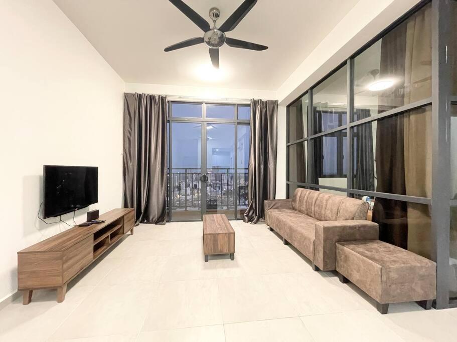Quartz Near To Jonker Walk With Infinity Pool Cozy 3B2B Apartment Malacca Exterior photo
