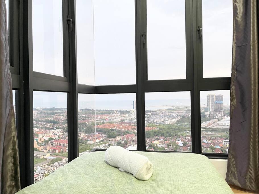Quartz Near To Jonker Walk With Infinity Pool Cozy 3B2B Apartment Malacca Exterior photo