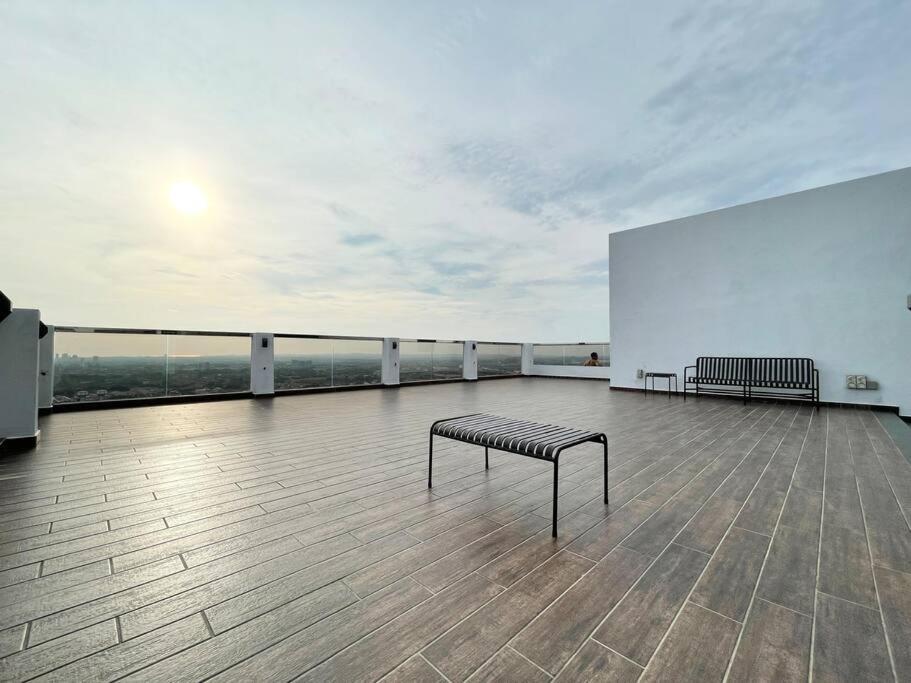 Quartz Near To Jonker Walk With Infinity Pool Cozy 3B2B Apartment Malacca Exterior photo
