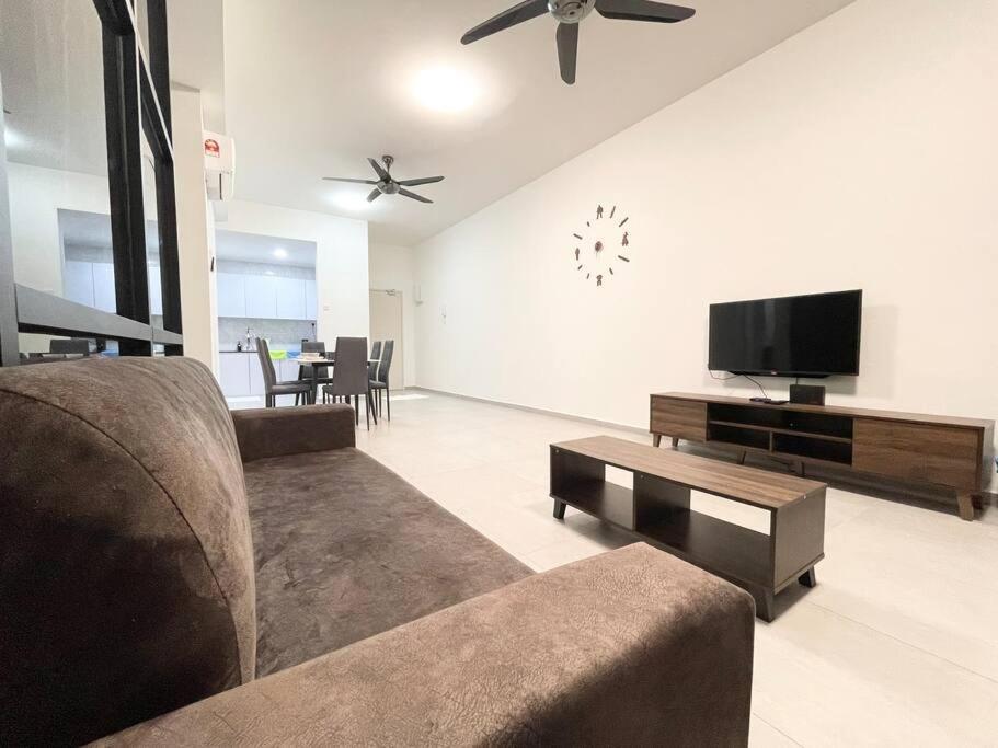 Quartz Near To Jonker Walk With Infinity Pool Cozy 3B2B Apartment Malacca Exterior photo